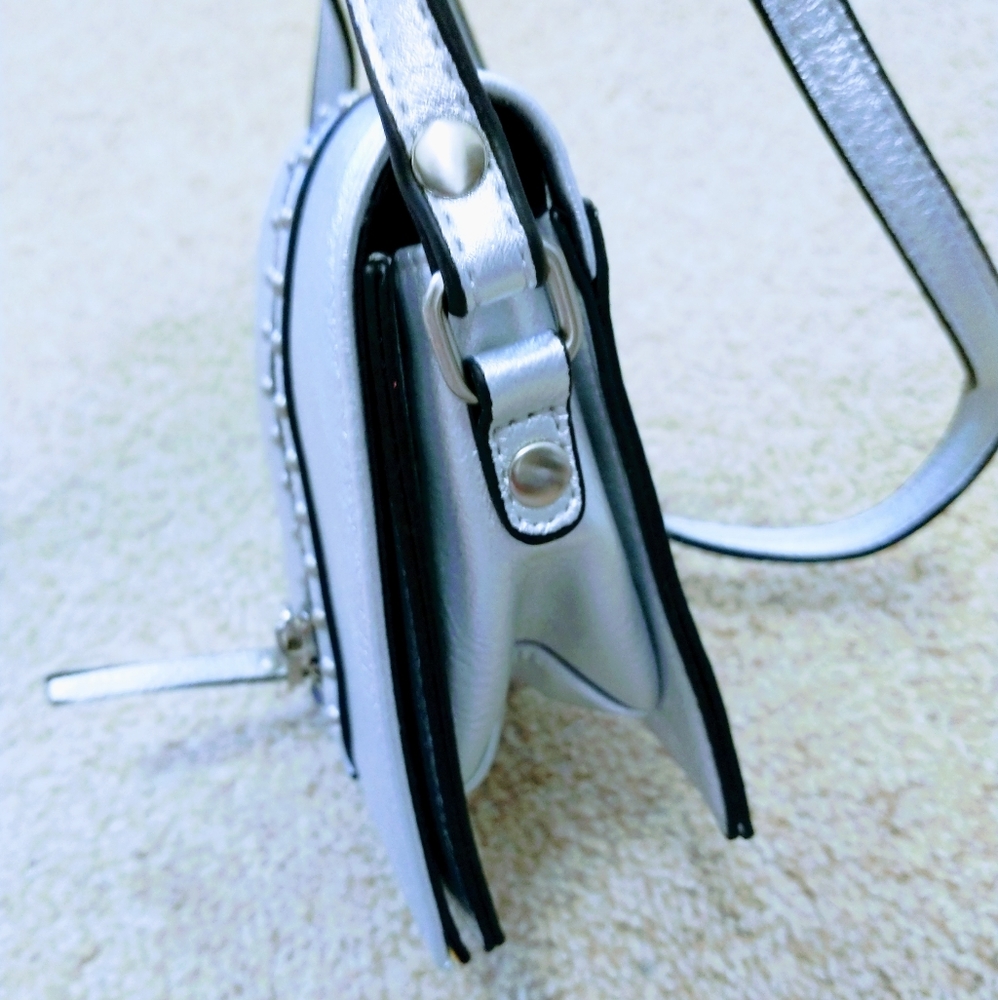 MADDEN GIRL Crossbody Bag - Picture 6 of 13